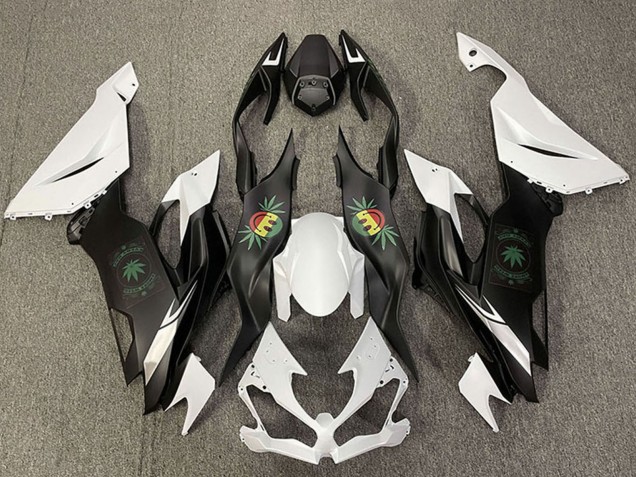 Weiß Schwarz Glückliches Gesicht 2019-2022 Kawasaki ZX6R Motorrad Verkleidung