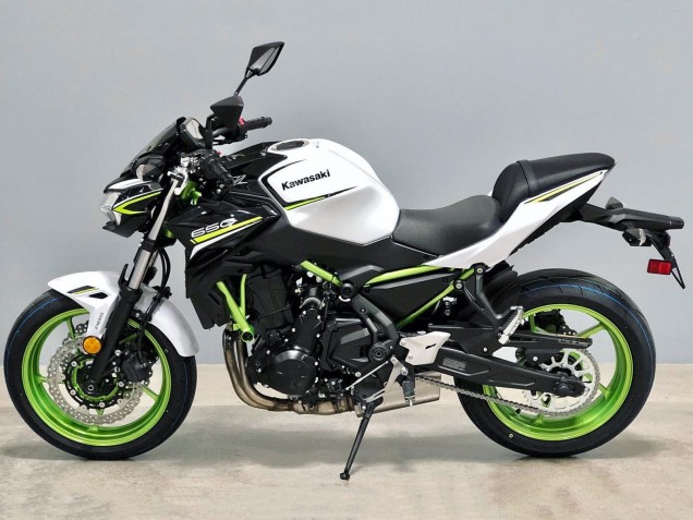 Weiß Schwarz Grün 2020-2025 Kawasaki Ninja Z650 Motorrad Verkleidung