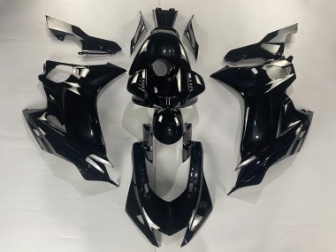 Glänzendes Schwarz 2017-2023 Yamaha YZF 600 R6 Motorrad Verkleidung