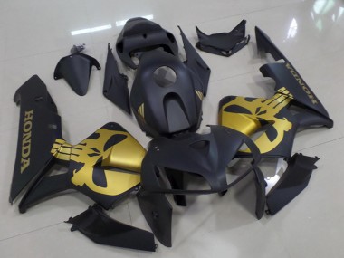 Matt Schwarz mit Gold Schädel 2005-2006 Honda CBR600RR Motorrad Verkleidung